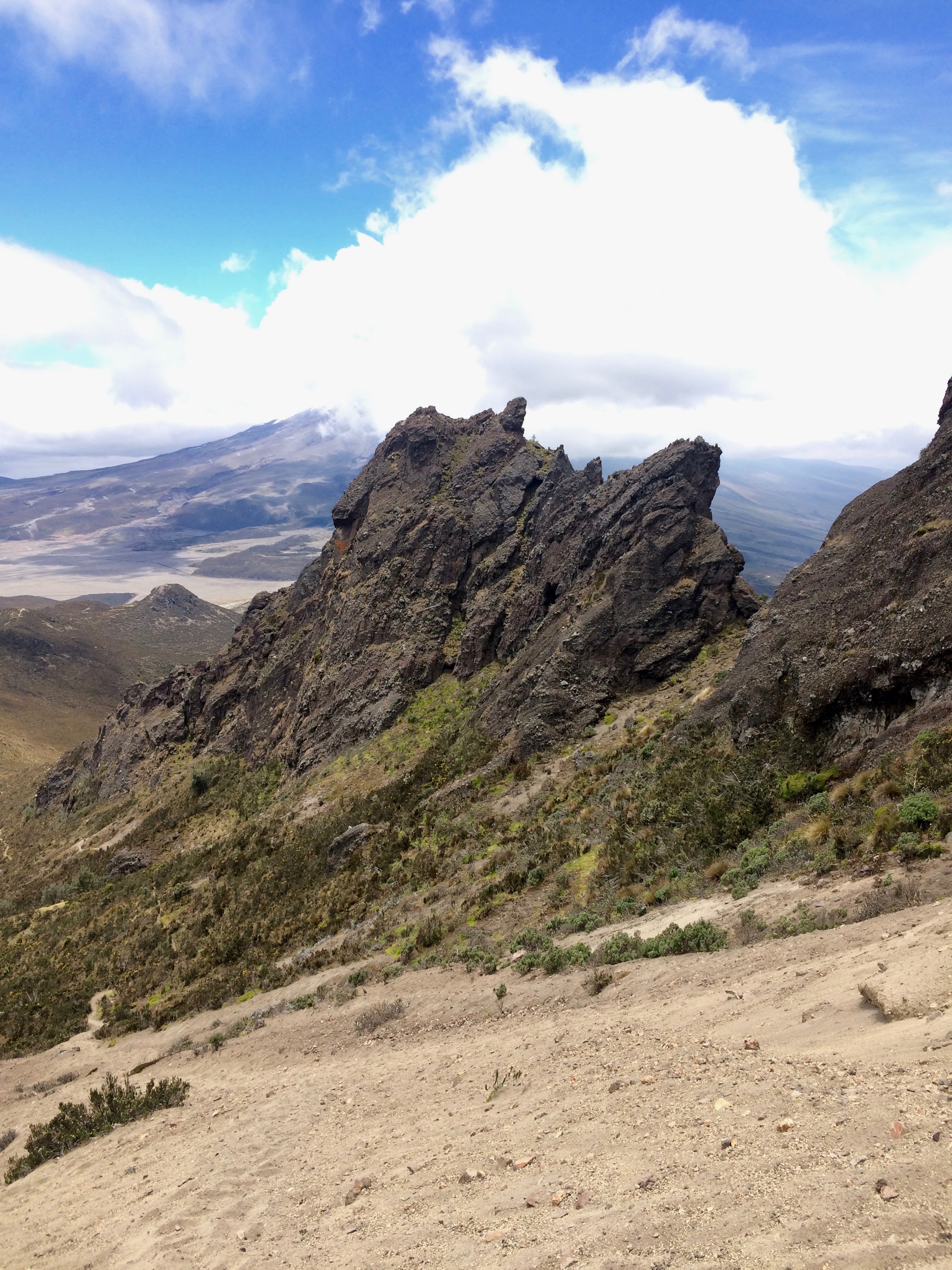 Preparing for the descent on Rumiñahui volcano